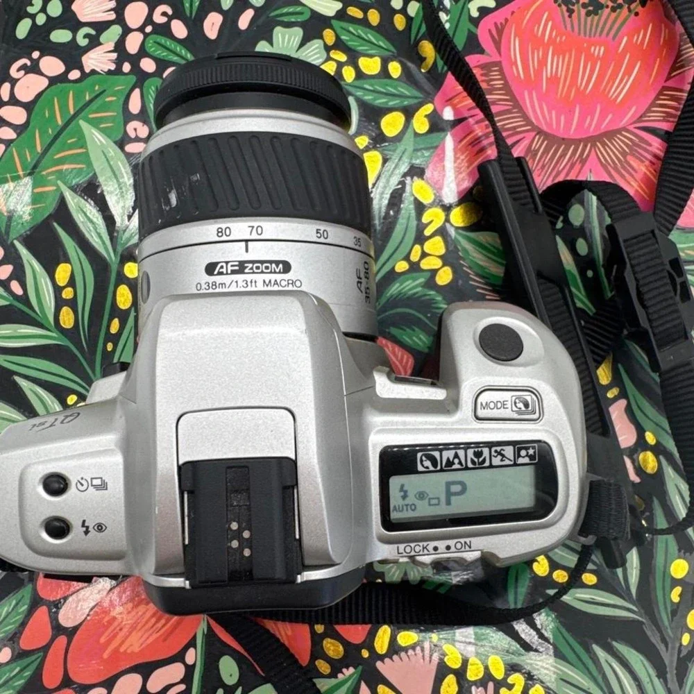 Minolta Maxxum QTsi 35mm Film SLR Camera – SLR Camera